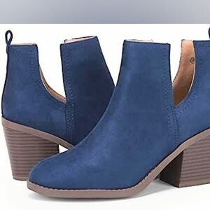 (62-4240) ZBY Women's Ankle Boot Sz 5